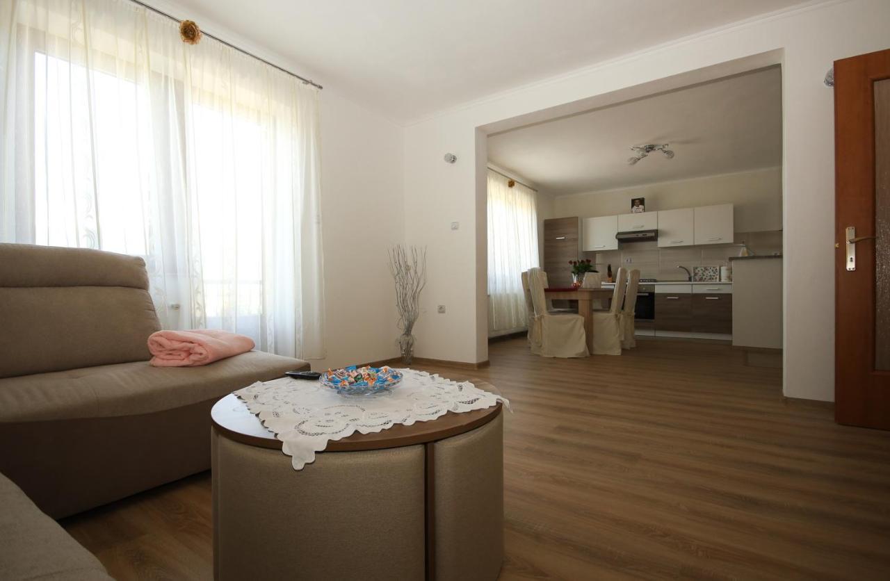 Apartman Lucija & Luka Оточац Экстерьер фото