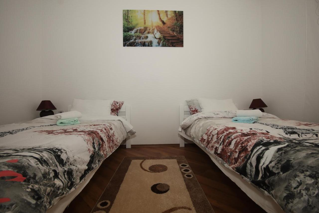 Apartman Lucija & Luka Оточац Экстерьер фото